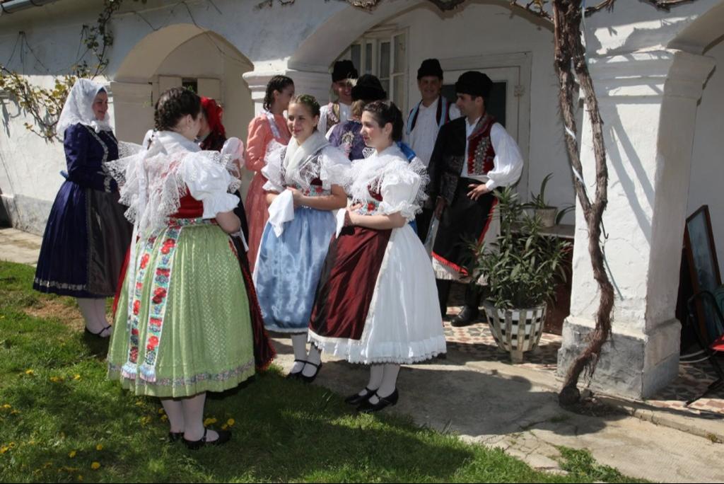 Kapuvri npviselet