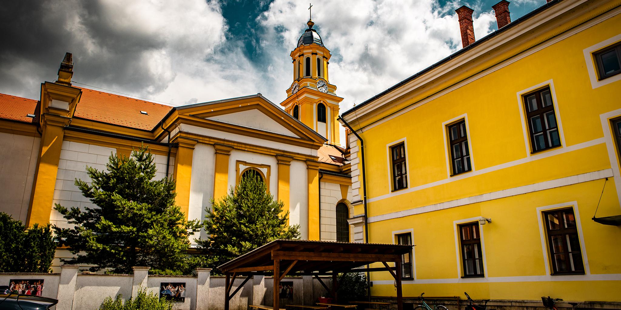 Szent Anna templom s Rmai Katolikus Plbnia