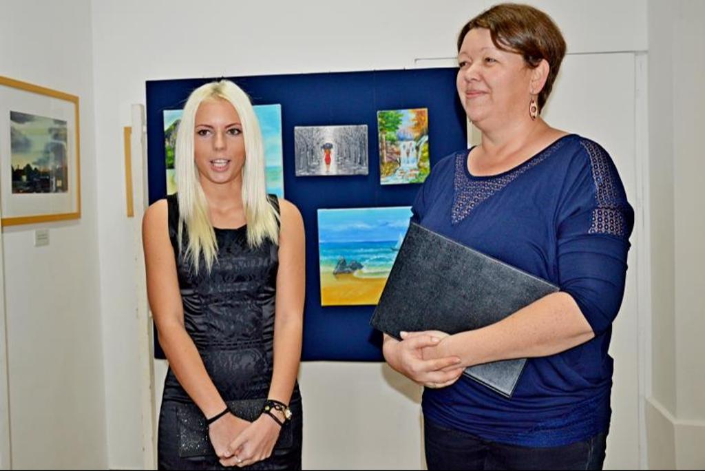 Varga Veronika grafikk,festmnyek killtsnak megnyitsa